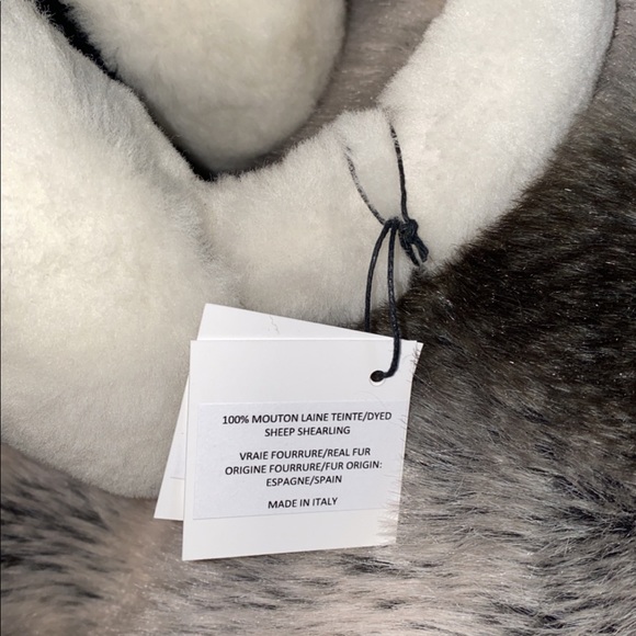 ❗️SOLD❗️Chanel Ivory shearling earmuffs BNWT - Picture 8 of 10